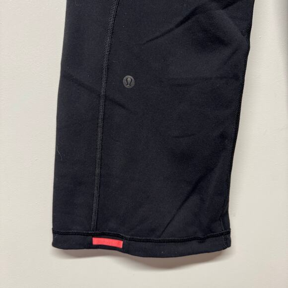 Lululemon Womens Yoga Crop Flare Pant Black Red Rose Size 6/8 Medium Groove - Picture 5 of 9